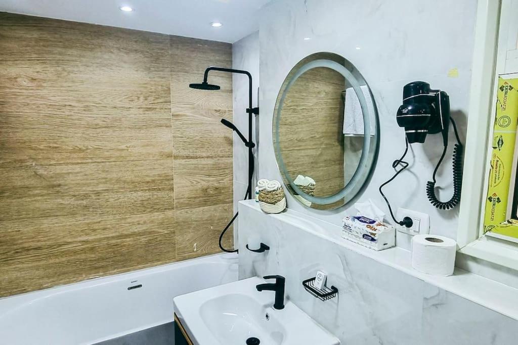 Luxury Vip Apartment カイロ エクステリア 写真